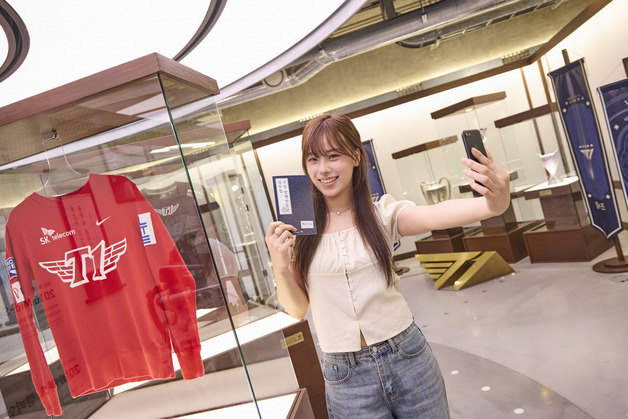 "페이커 포카 증정"…SKT, 성수서 'T1 암행천문' 전시 연다