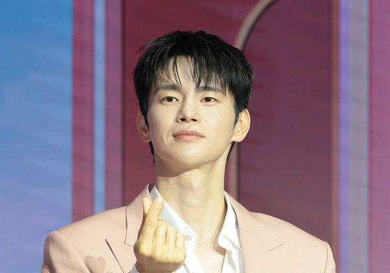 서인국, 하트를 부르는 비주얼
