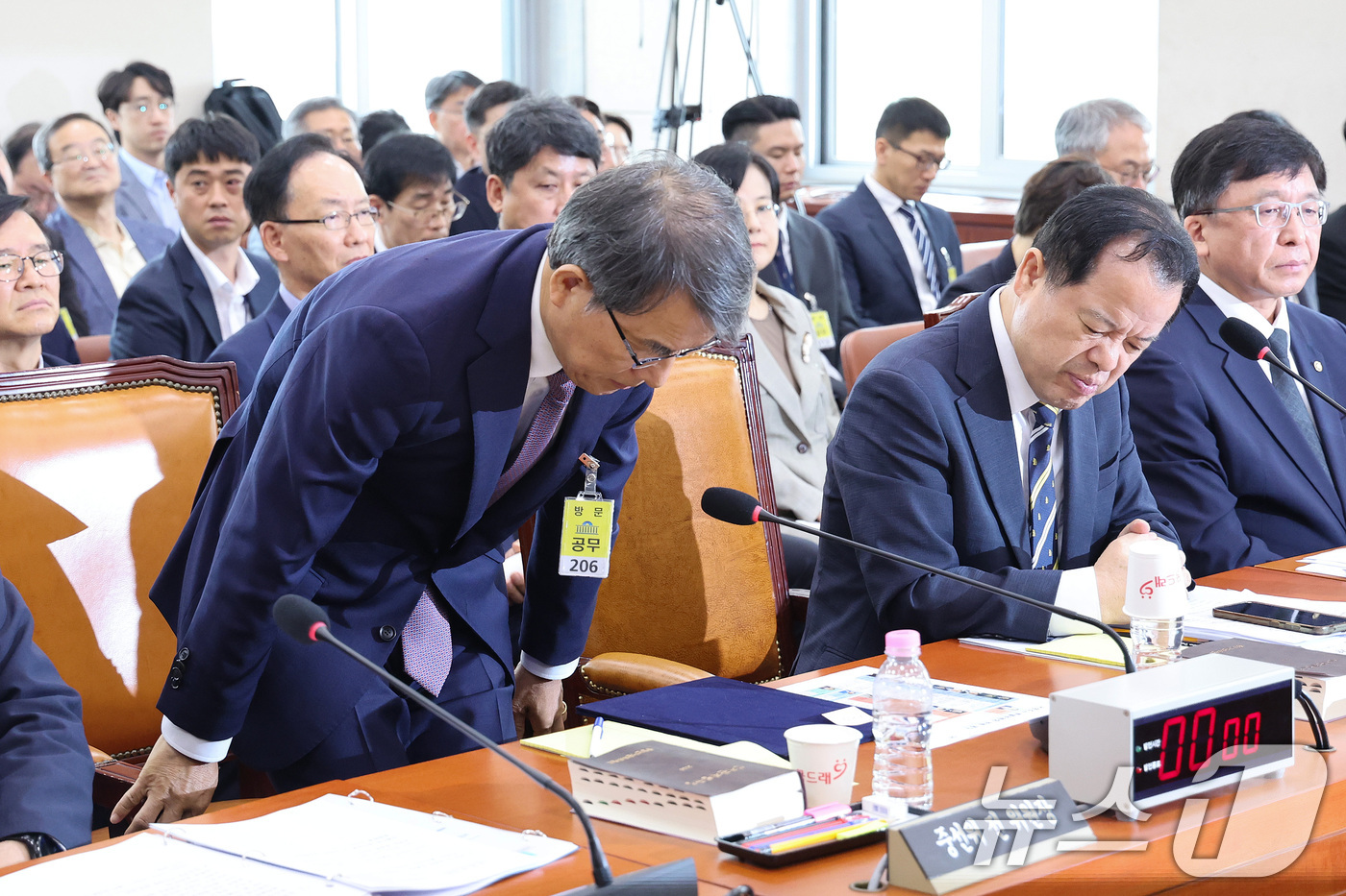 (서울=뉴스1) 신웅수 기자 = 노태악 전 중앙선거관리위원장이 1일 서울 여의도 국회에서 열린 제9회전국동시지방선거투표용지부족 사태 등 국민참정권침해진상규명 및 선거관리개혁을 위한 …