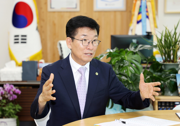 윤건영 충북교육감 "성과 쫓기보다 충북교육 미래 만들겠다"