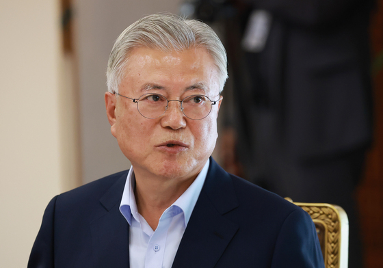 '뇌물 수수 혐의' 문재인 전 대통령, 6개월 만에 재판 재개[주목, 이주의 재판]