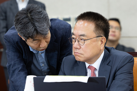 여야, 선관위 국조서 욕설 진위 공방…"바이든·날리면 2라운드"