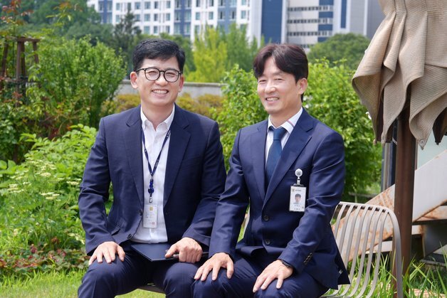 수원시 첫 '형제 4급 서기관' 탄생…'성과 중심 인사' 결실