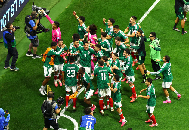 한국 꺾었던 멕시코, 에콰도르 잡고 16강행…전경기 무실점 승리[월드컵]