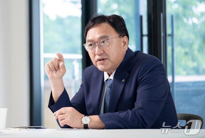 본문 이미지 - 뉴스1과 인터뷰하는 조상호 세종시장. / 뉴스1