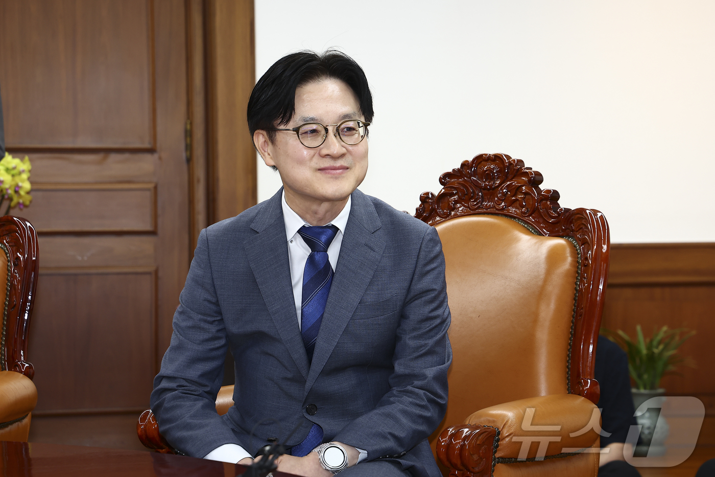 (서울=뉴스1) 황기선 기자 = 김정관 산업통상부 장관이 1일 오후 서울 여의도 국회에서 조정식 국회의장을 예방하고 있다.  (공동취재) 2026.7.1/뉴스1