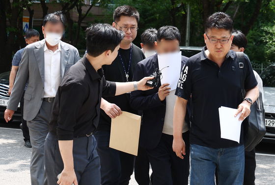 '주가조작 패가망신 1호' 학원장·병원장 등 4명 구속심사…"묵묵부답"