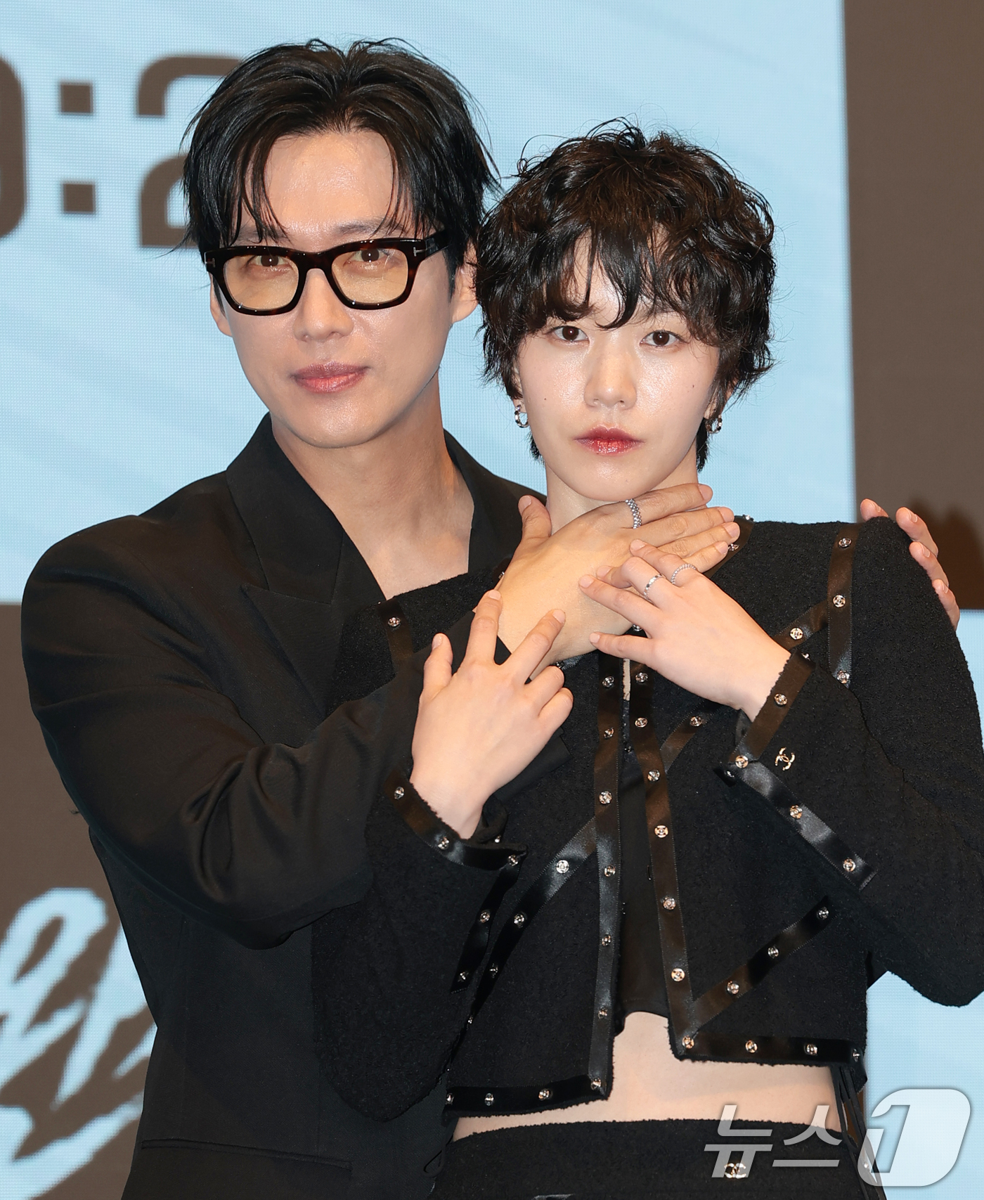 (서울=뉴스1) 권현진 기자 = 배우 남궁민과 이설(오른쪽)이 1일 오후 서울 구로구 디큐브시티 더세인트에서 열린 KBS 2TV 토일 미니시리즈 ‘결혼의 완성’(극본 정재하/연출 …