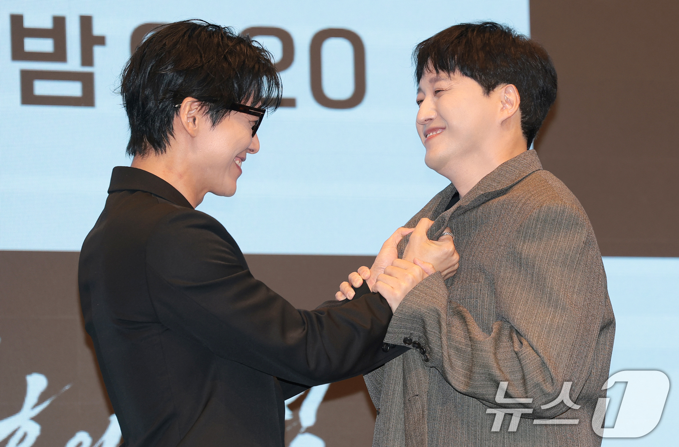 (서울=뉴스1) 권현진 기자 = 배우 남궁민(왼쪽)과 김대명이 1일 오후 서울 구로구 디큐브시티 더세인트에서 열린 KBS 2TV 토일 미니시리즈 ‘결혼의 완성’(극본 정재하) 제작 …