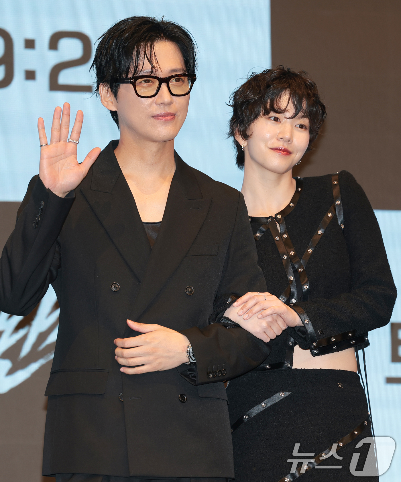 (서울=뉴스1) 권현진 기자 = 배우 남궁민(왼쪽)과 이설이 1일 오후 서울 구로구 디큐브시티 더세인트에서 열린 KBS 2TV 토일 미니시리즈 ‘결혼의 완성’(극본 정재하) 제작발 …