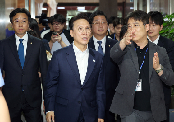 국회로 복귀한 김민석 전 총리