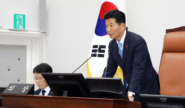 신임 제주도의회 의장에 민주 3선 송영훈