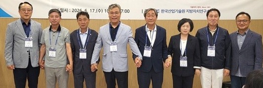 옥천군의회 전반기 의장 민주 안효익…부의장 국힘 최은식
