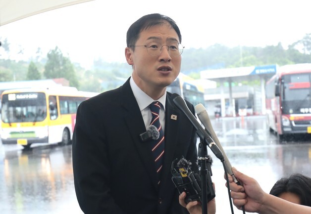 김상욱 울산시장, 취임 첫날 복원한 126번 버스 타고 시민과 소통