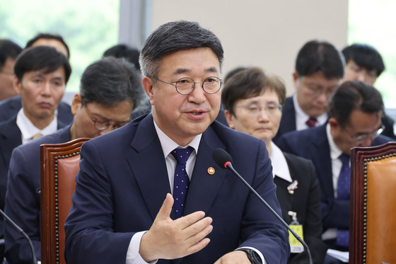 윤호중 장관 "선거사무 결정은 선관위…행안부, 엄정한 중립 지켜"
