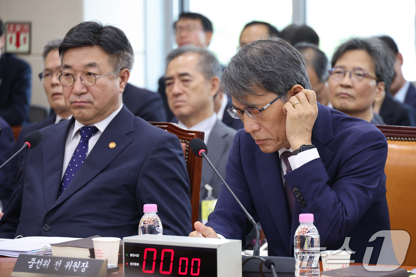 (서울=뉴스1) 신웅수 기자 = 노태악 전 중앙선거관리위원장이 1일 서울 여의도 국회에서 열린 제9회전국동시지방선거투표용지부족 사태 등 국민참정권침해진상규명 및 선거관리개혁을 위한 …