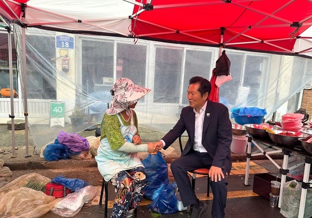 정청래, 전북지사 취임식·시장서 당심 공략…"범민주 통합해야"