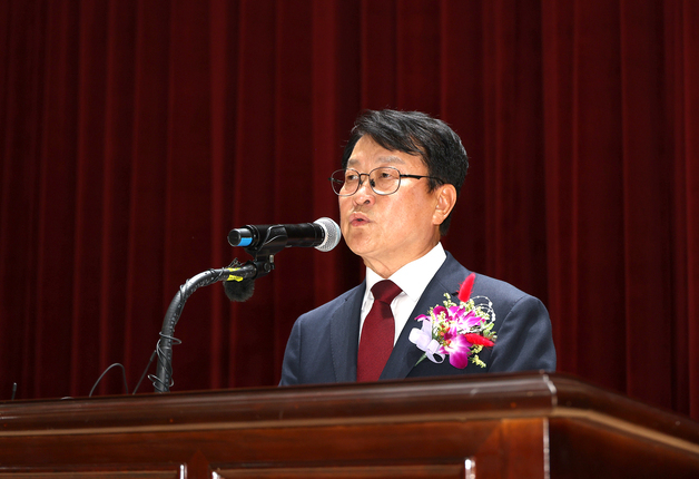 오석진 교육감 취임…"학교 중심 대전교육 새롭게 열겠다"