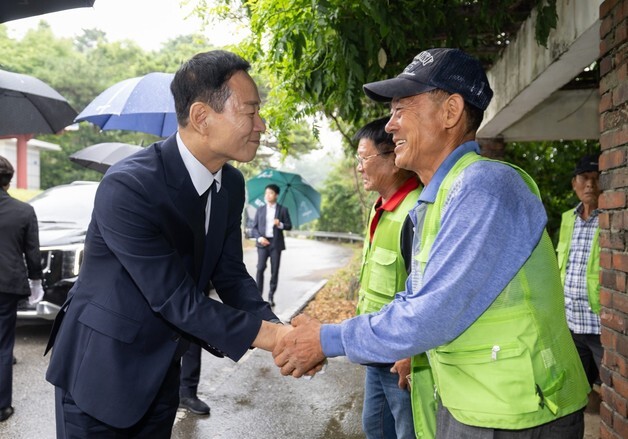 최정호 익산시장 취임…"발로 뛰는 최고의 세일즈맨 될 것"