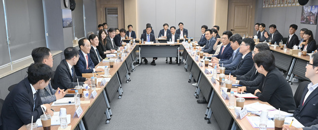 추경호, 취임 첫날 '도시락 간부회의'…"신속한 업무로 책임행정 강화"