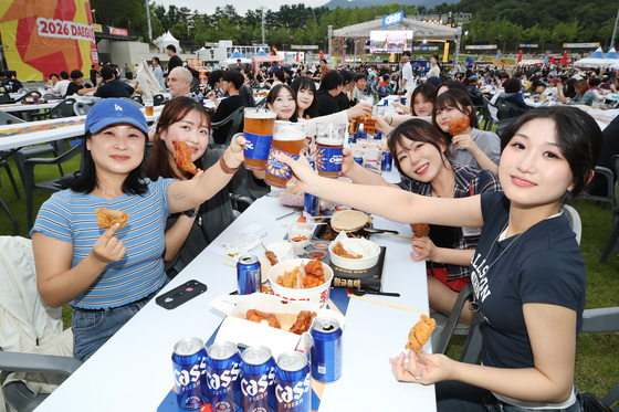 치킨과 맥주로 무더위 날려요!