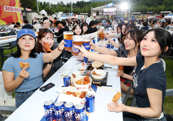 "치맥축제가 브랜드 키웠다"…시민도 점주도 행복한 대구 치맥축제