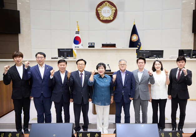 용인시의회, 의장 장정순·부의장 김길수 선출…제10대 전반기 원구성