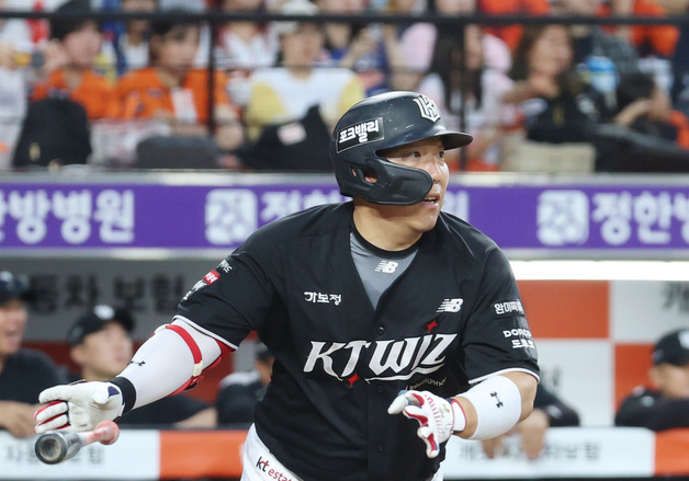 KT 김현수, KBO 역대 최초 '17시즌 연속 100안타' 가시권