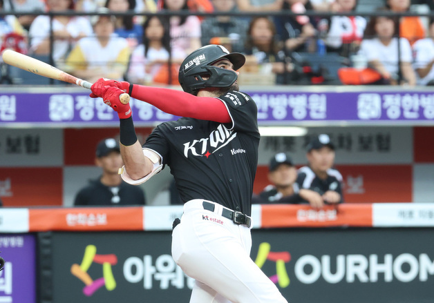 역전 안타 치는 힐리어드