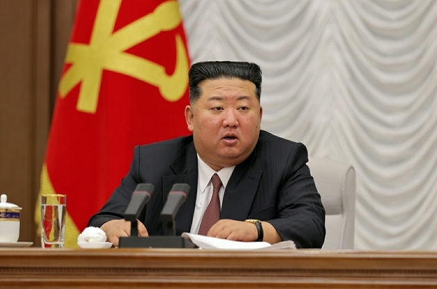 김정은 "군사 정찰 및 정보·첩보 능력 강화할 것…핵무력 확대강화"