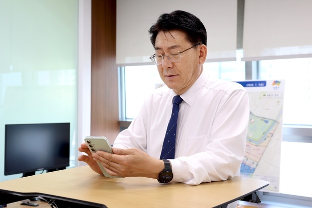유보화 성동구청장, 직통 문자 민원 '문자소통 365' 가동