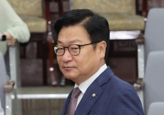 회의 참석하는 정점식 원내대표