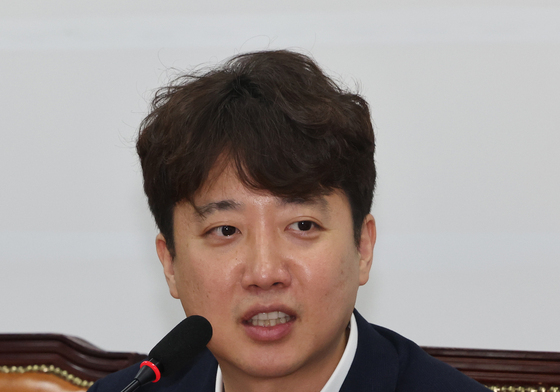 인사말하는 이준석 대표