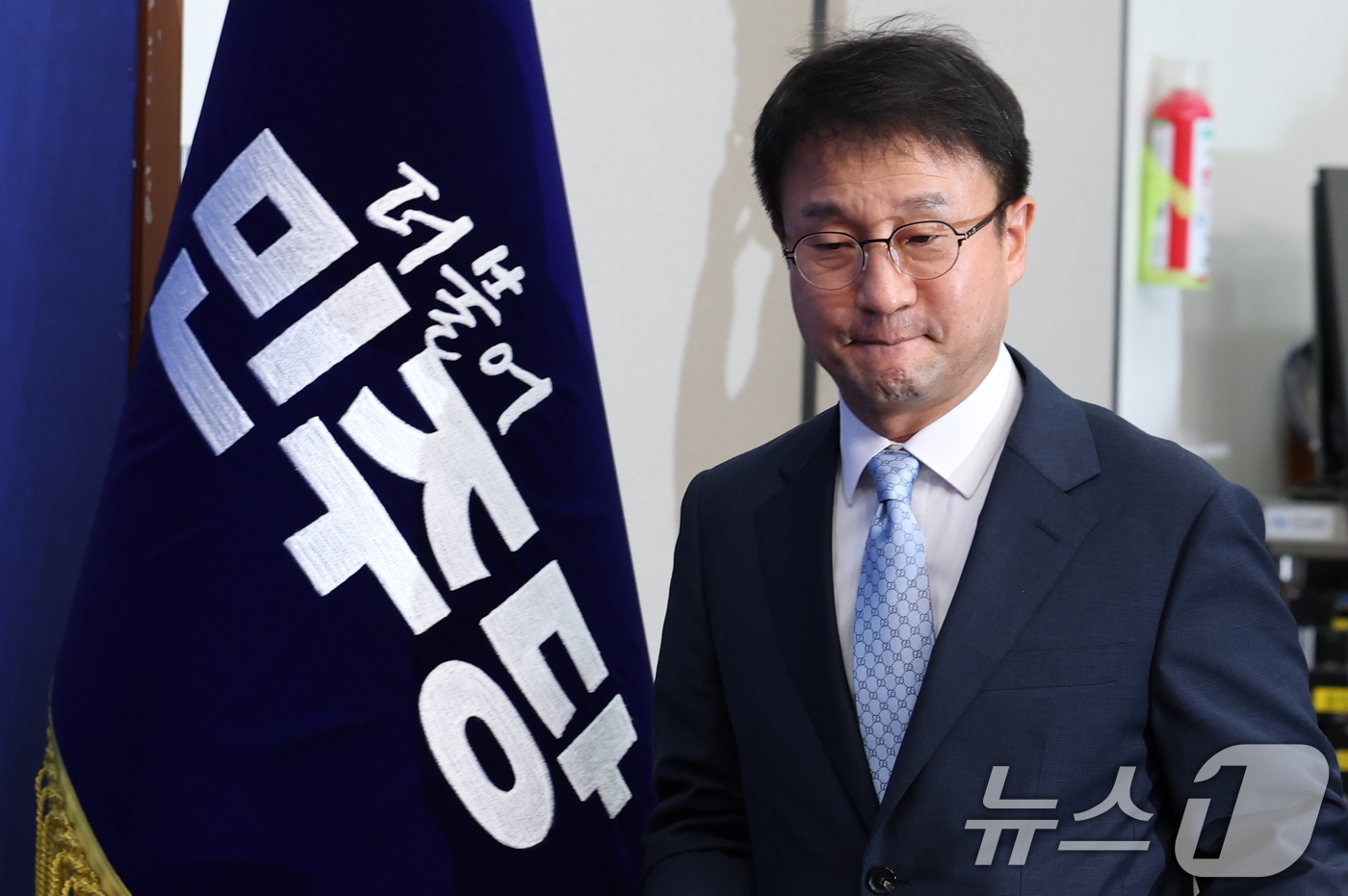 (서울=뉴스1) 유승관 기자 = 한병도 더불어민주당 당대표 직무대행 겸 원내대표가 10일 서울 여의도 국회에서 열린 최고위원회의에 참석하고 있다. 2026.7.10/뉴스1