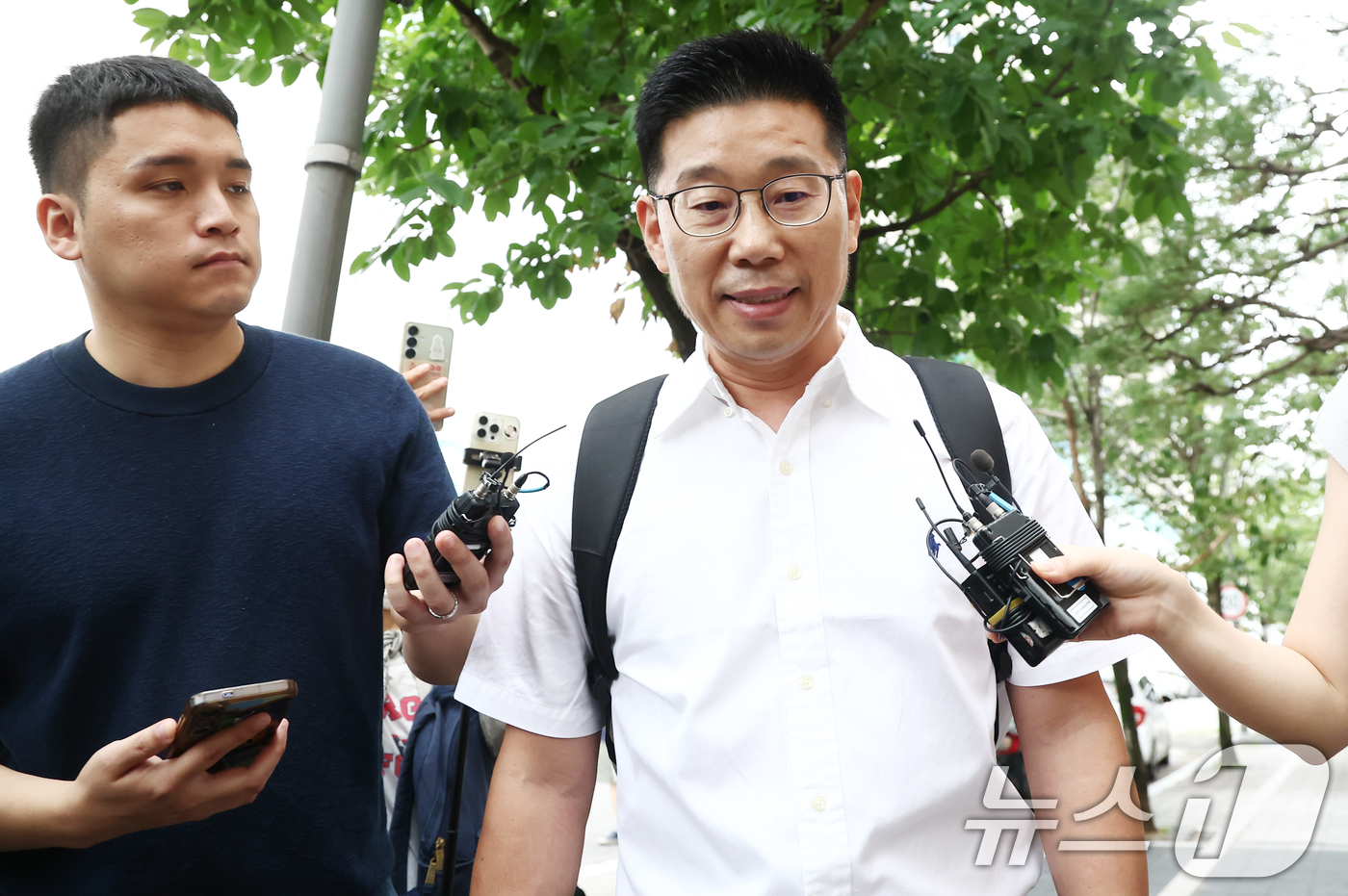 (과천=뉴스1) 김민지 기자 = 조성현 전 육군 수도방위사령부 제1경비단장(대령)이 10일 오전 내란 중요임무 종사 혐의 관련 피의자 조사를 받기 위해 경기 과천 2차 종합특검 사 …