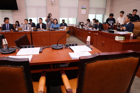 법사위 1소위, 국힘 불참