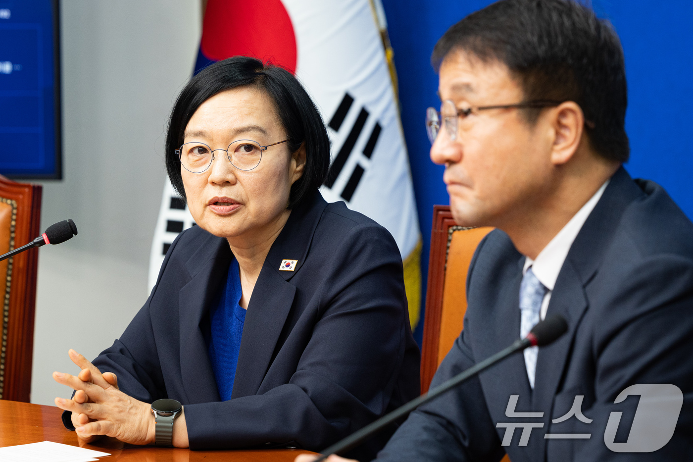 (서울=뉴스1) 유승관 기자 = 한성숙 국무총리가 10일 서울 여의도 국회에서 한병도 더불어민주당 당대표 직무대행 겸 원내대표를 예방하고 있다. 2026.7.10/뉴스1