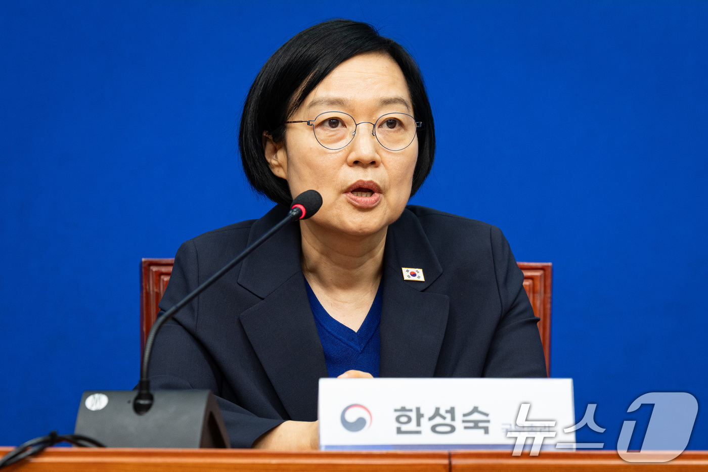 (서울=뉴스1) 유승관 기자 = 한성숙 국무총리가 10일 서울 여의도 국회에서 한병도 더불어민주당 당대표 직무대행 겸 원내대표를 예방하고 있다. 2026.7.10/뉴스1
