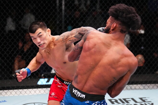 본문 이미지 - UFC 경기 중인 고석현.(UFC 제공)