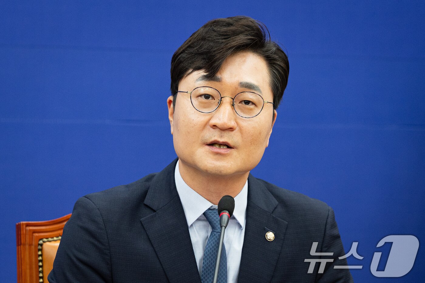 본문 이미지 - 장철민 간사가 10일 서울 여의도 국회에서 열린 더불어민주당 '3대 메가 프로젝트' 지원 특별위원회 발대식에서 모두 발언을 하고 있다. 2026.7.10 ⓒ 뉴스1 유승관 기자