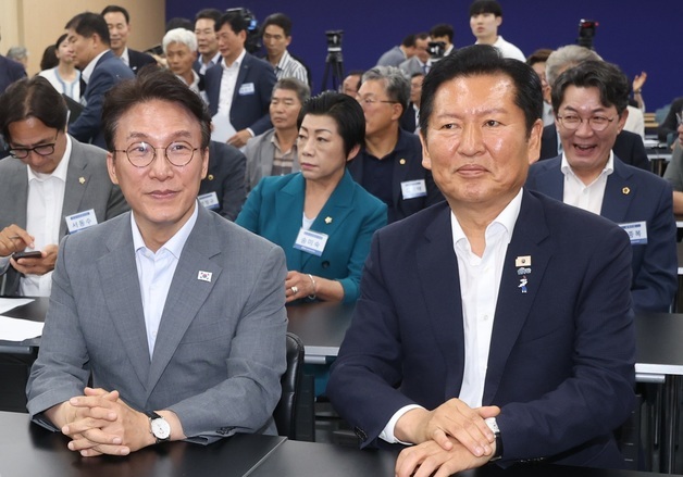 "오늘 의결해야" 與 '전대 룰' 비공개 최고위…한병도 '물밑 조율'