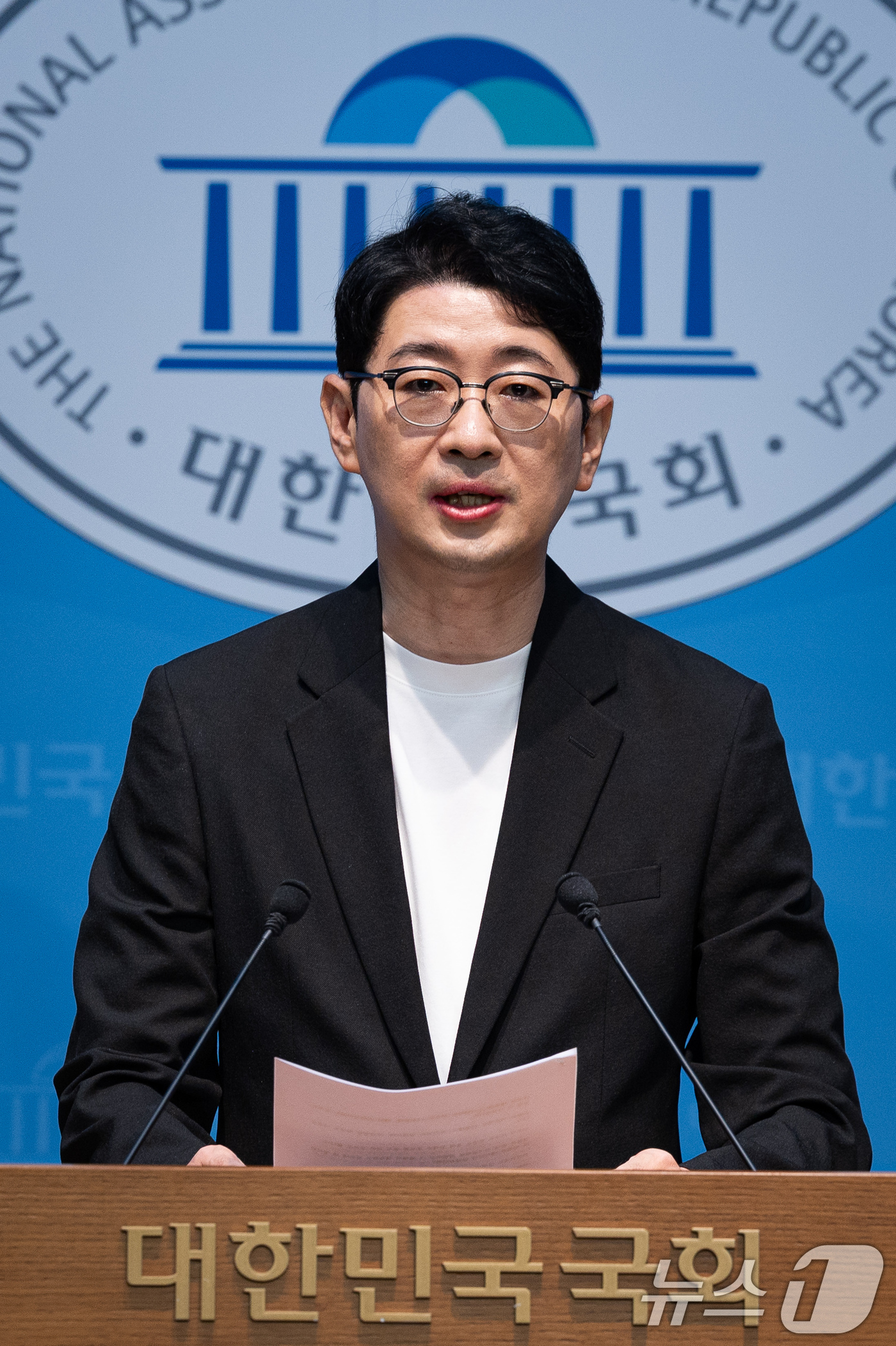 (서울=뉴스1) 유승관 기자 = 주진우 국민의힘 의원이 10일 서울 여의도 국회 소통관에서 정이한 전 개혁신당 부산시장 후보의 테러 자작극 구속 관련 기자회견을 하고 있다. 202 …