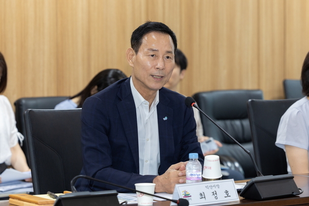 익산시 '반도체 소부장 특화단지' 유치 총력…핵심 기업들과 머리 맞대
