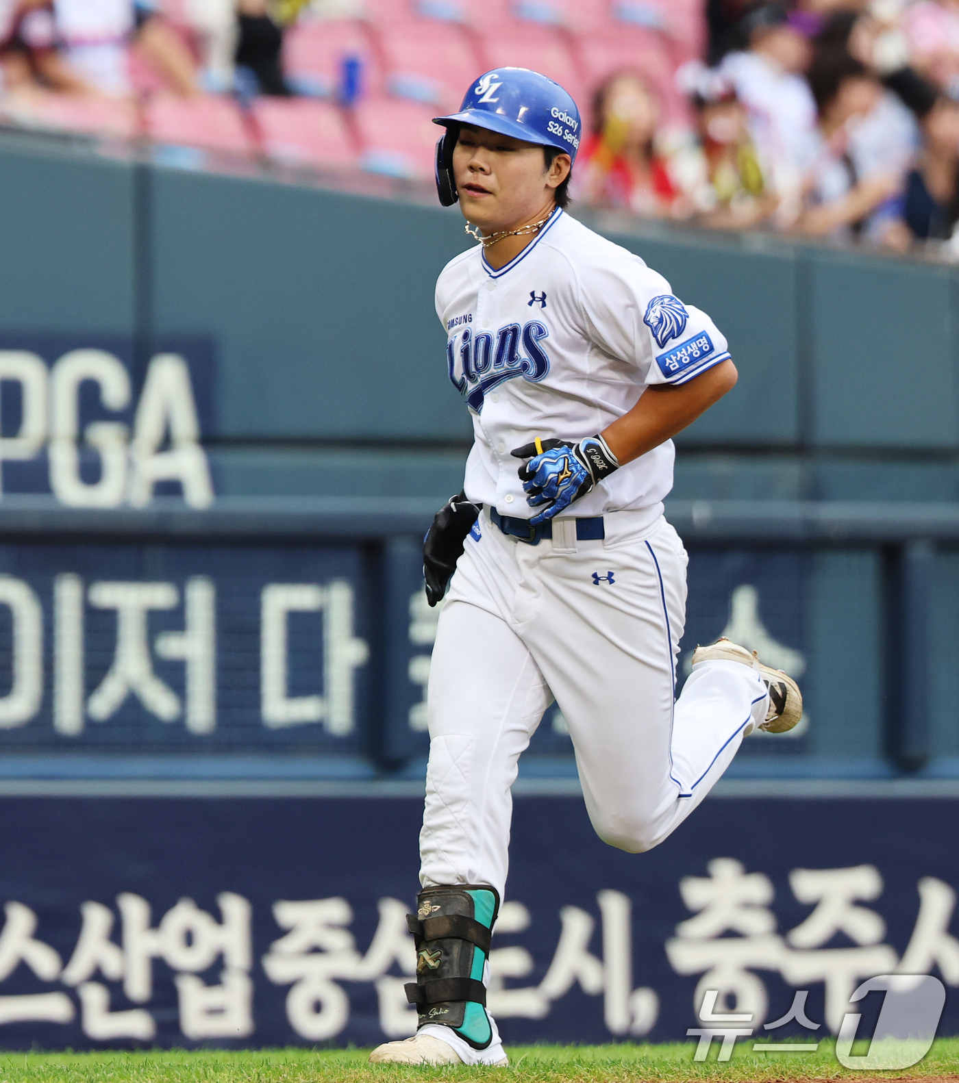 (서울=뉴스1) 오대일 기자 = 10일 서울 송파구 잠실야구장에서 열린 '2026 프로야구 KBO 퓨처스(2군) 올스타전' 북부리그와 남부리그의 경기에서 2회 솔로 홈런을 쏘아올린 …