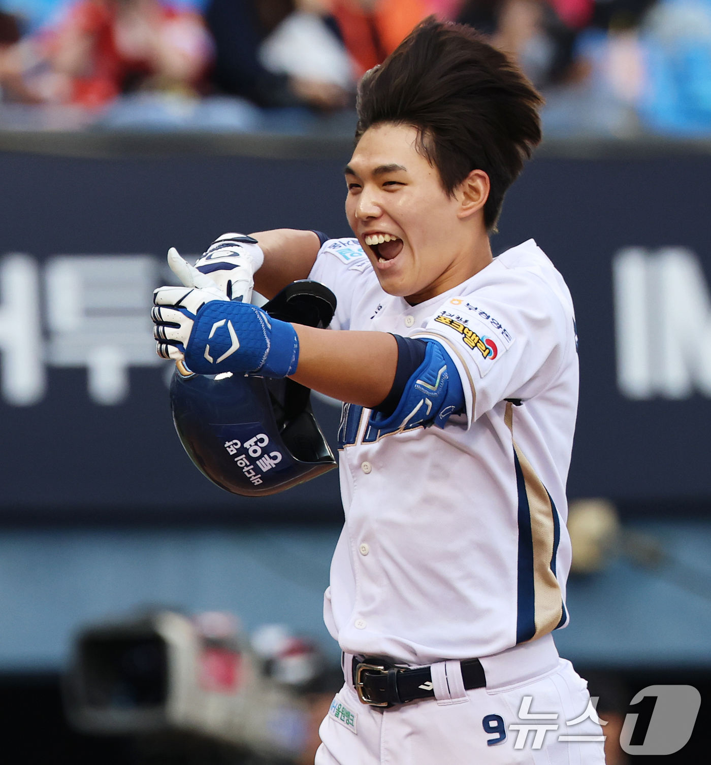 (서울=뉴스1) 오대일 기자 = 10일 서울 송파구 잠실야구장에서 열린 '2026 프로야구 KBO 퓨처스(2군) 올스타전' 북부리그와 남부리그의 경기에서 4회 투런 홈런을 날린 N …