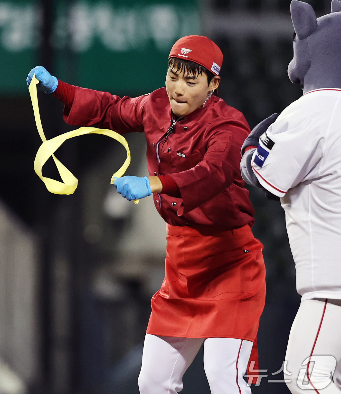 (서울=뉴스1) 오대일 기자 = 10일 서울 송파구 잠실야구장에서 열린 '2026 프로야구 KBO 퓨처스(2군) 올스타전' 북부리그와 남부리그의 경기에서 SSG 변건우가 하이디라우 …