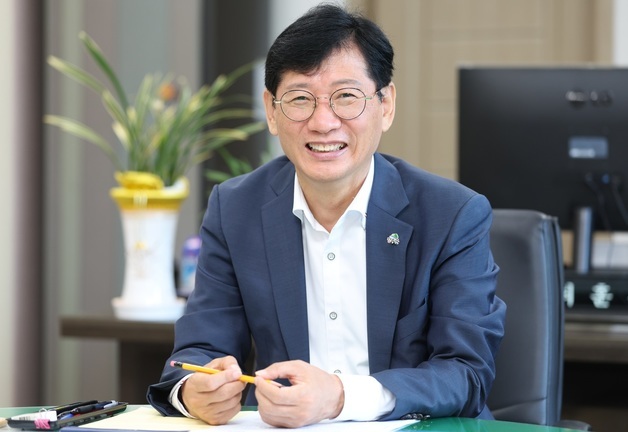 [인터뷰] 최훈식 장수군수 "기본사회 선도모델로 장수 미래 열겠다"