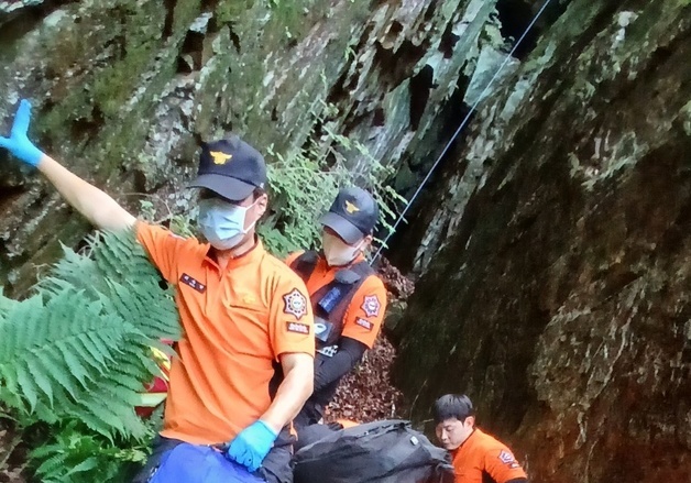 완주 대둔산서 암벽등반 50대 남성 40m 아래 추락 중상
