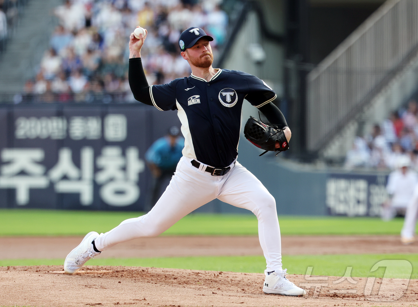 (서울=뉴스1) 김진환 기자 = 11일 서울 송파구 잠실야구장에서 열린 ‘2026 신한 SOL KBO 올스타전’에서 나눔팀 선발 KIA 올러가 1회말 선발 등판해 힘차게 공을 던지 …