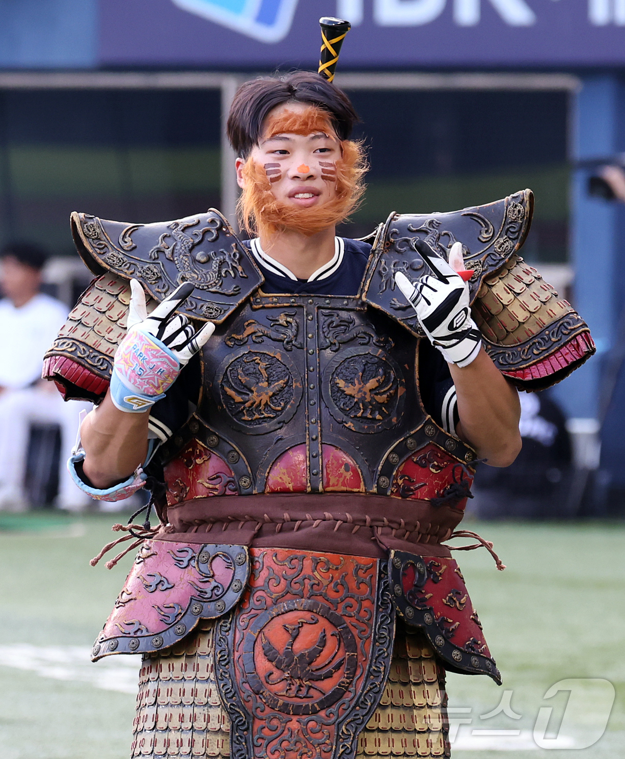 (서울=뉴스1) 김진환 기자 = 11일 서울 송파구 잠실야구장에서 열린 ‘2026 신한 SOL KBO 올스타전’에서 나눔팀 KIA 박재현이 2회초 1사 1,2루 상황에 퍼포먼스를 …